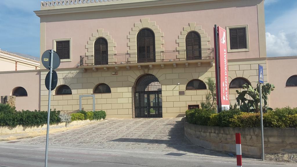 Palazzo Graziano Hotel แตร์ราซีนี ภายนอก รูปภาพ