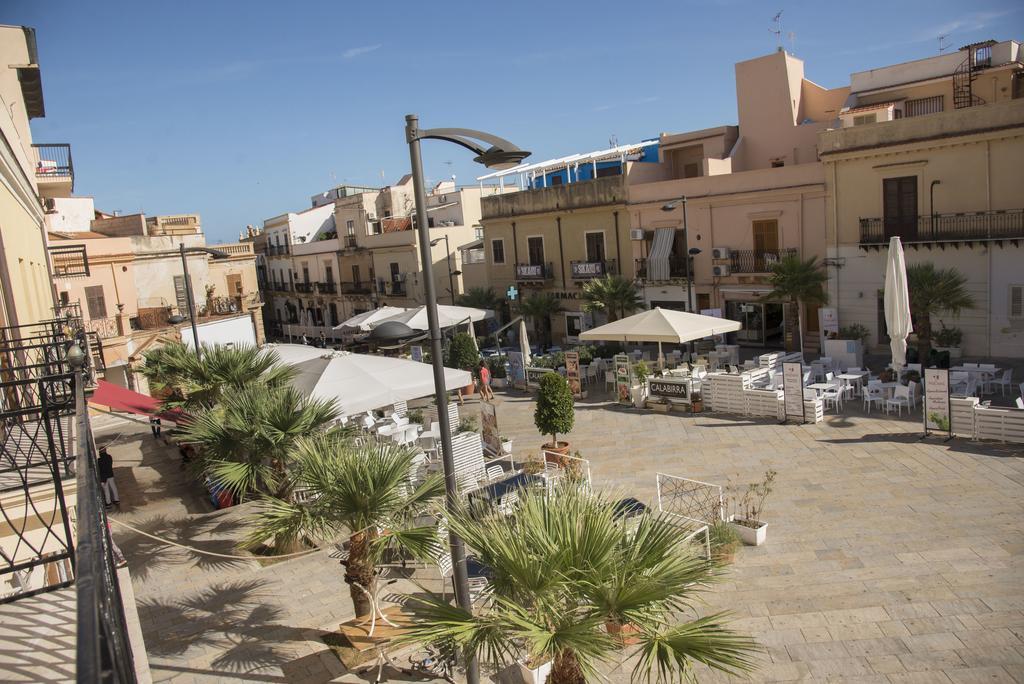 Palazzo Graziano Hotel แตร์ราซีนี ภายนอก รูปภาพ
