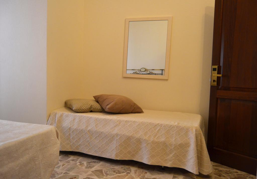 Palazzo Graziano Hotel แตร์ราซีนี ภายนอก รูปภาพ