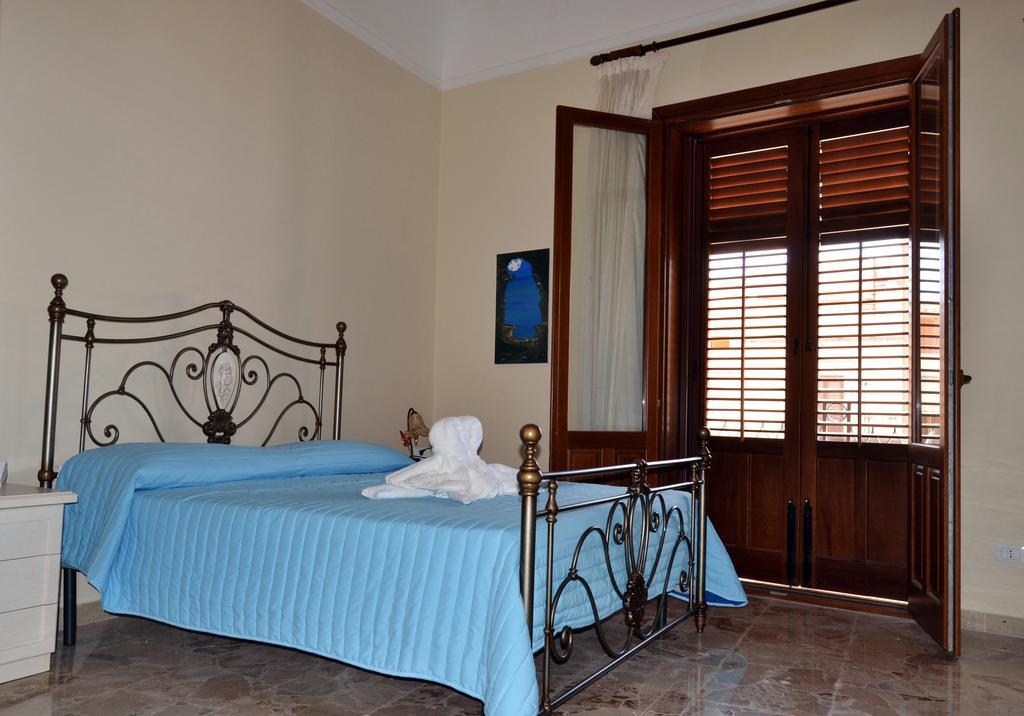 Palazzo Graziano Hotel แตร์ราซีนี ภายนอก รูปภาพ