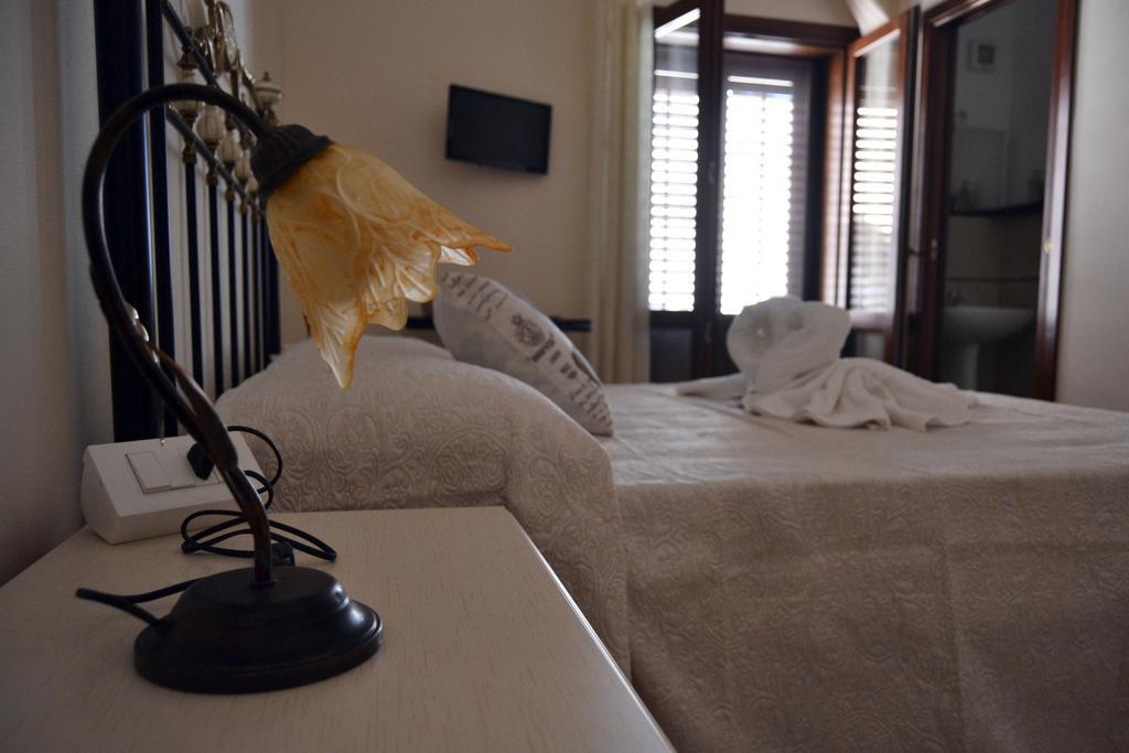 Palazzo Graziano Hotel แตร์ราซีนี ภายนอก รูปภาพ